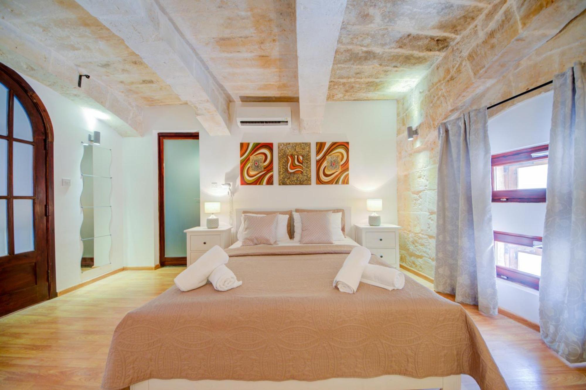 Valletta Waterfront Villa With Pool And Jacuzzi Eksteriør bilde